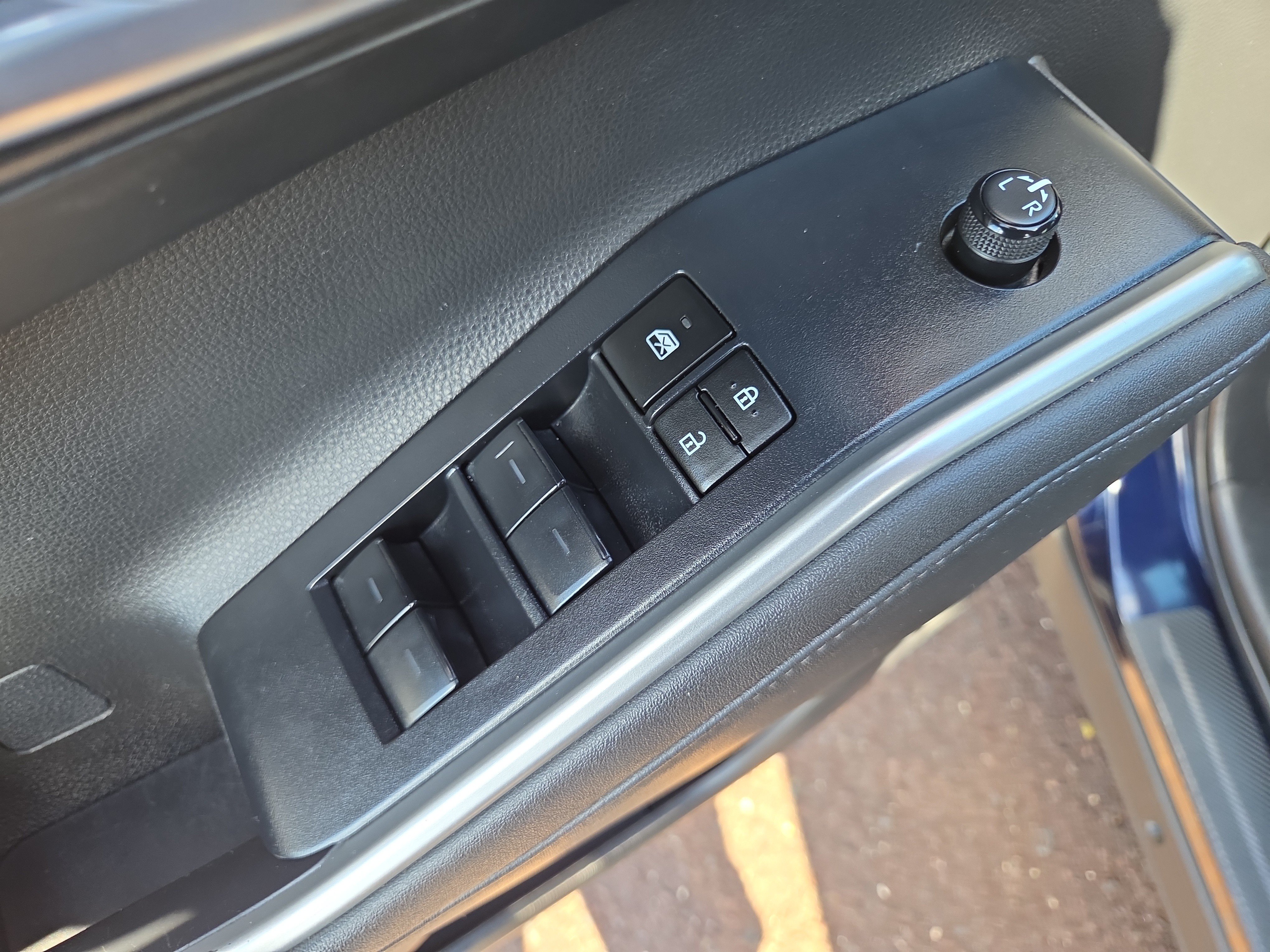 Used 2023 Toyota Highlander XLE FWD image 29