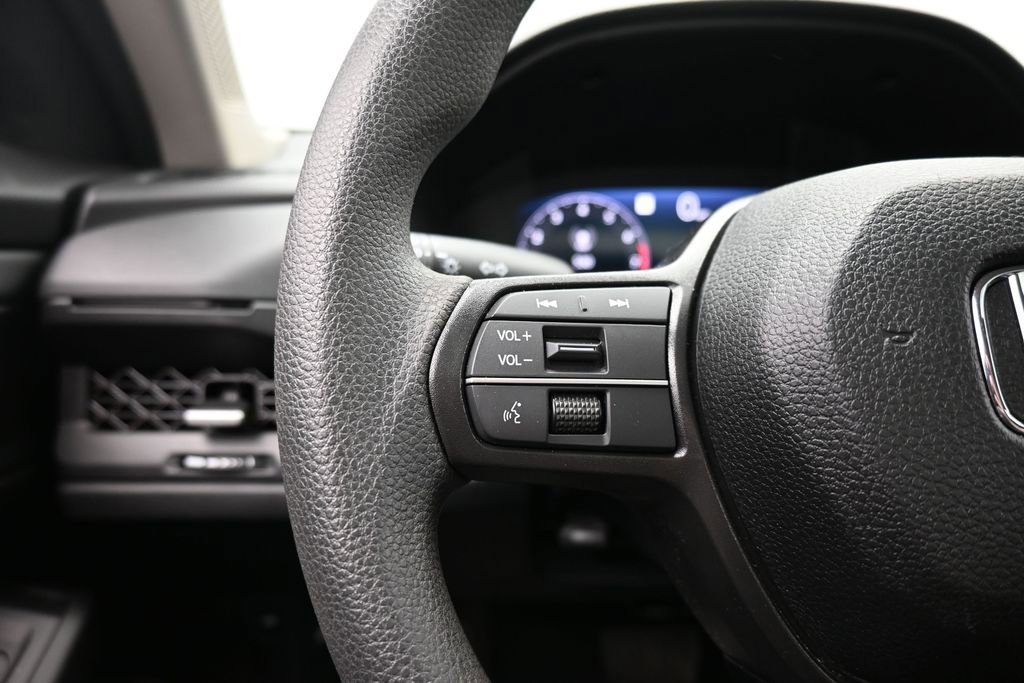 Used 2025 Honda Accord SE image 34