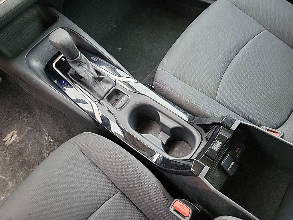 Used 2021 Toyota Corolla LE image 9