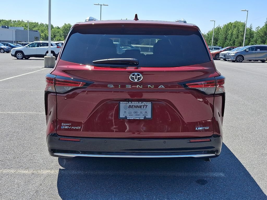 Used 2026 Toyota Sienna Limited AWD/4WD image 5