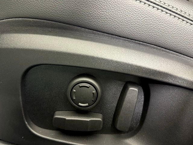 New 2024 Jaguar XF R-Dynamic SE image 24