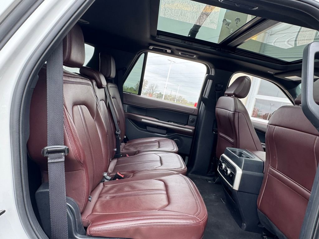 Used 2024 Ford Expedition Limited image 31
