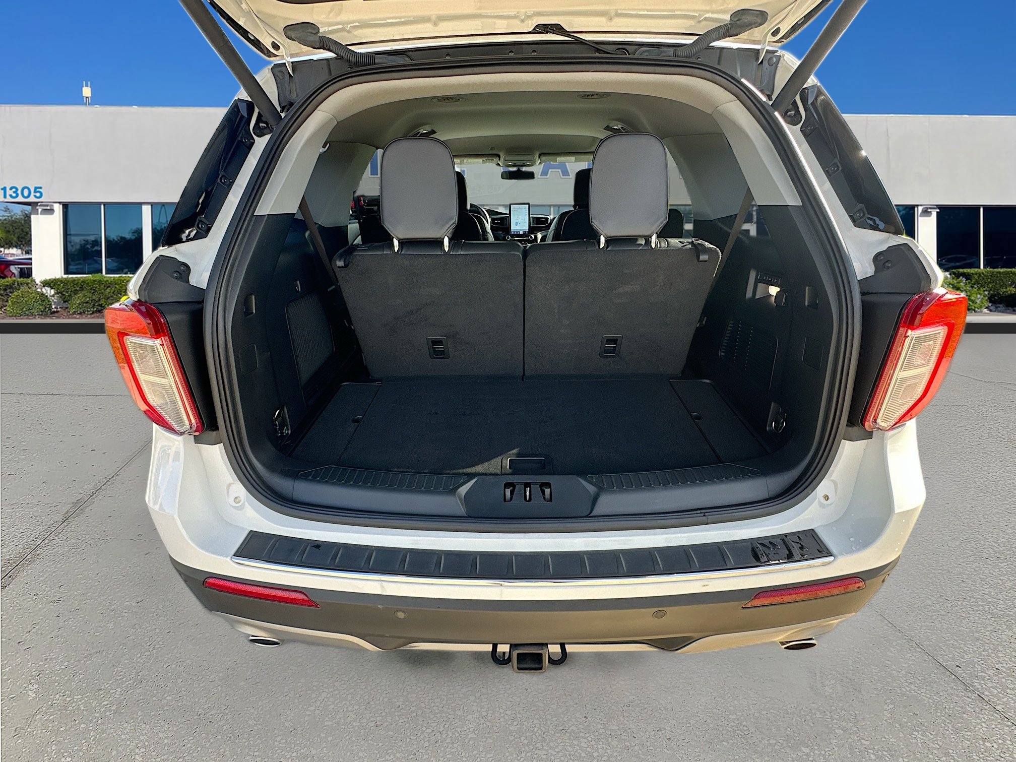 Certified 2022 Ford Explorer Limited w/ Limited Technology Package image 26