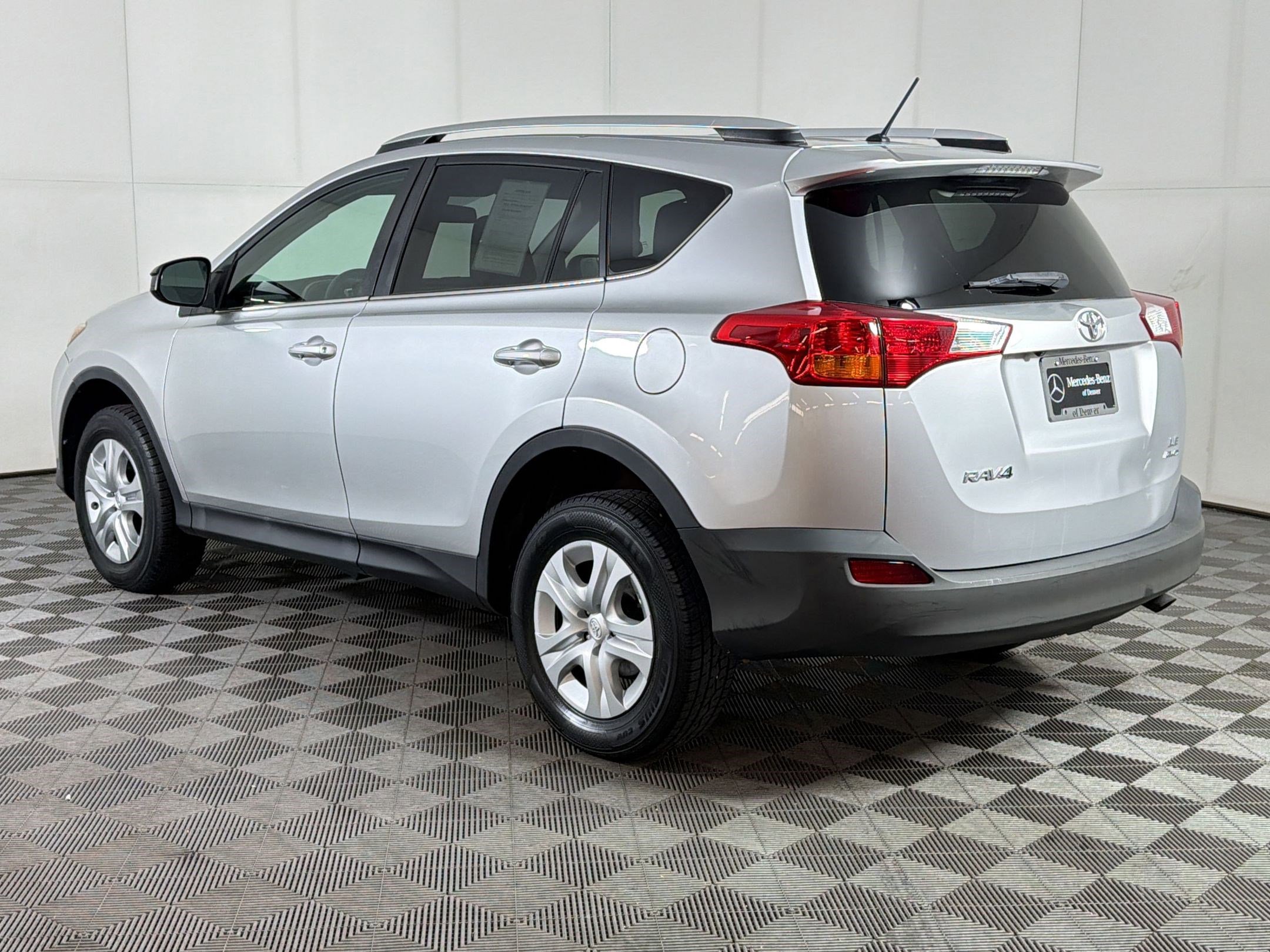Used 2015 Toyota RAV4 LE image 3
