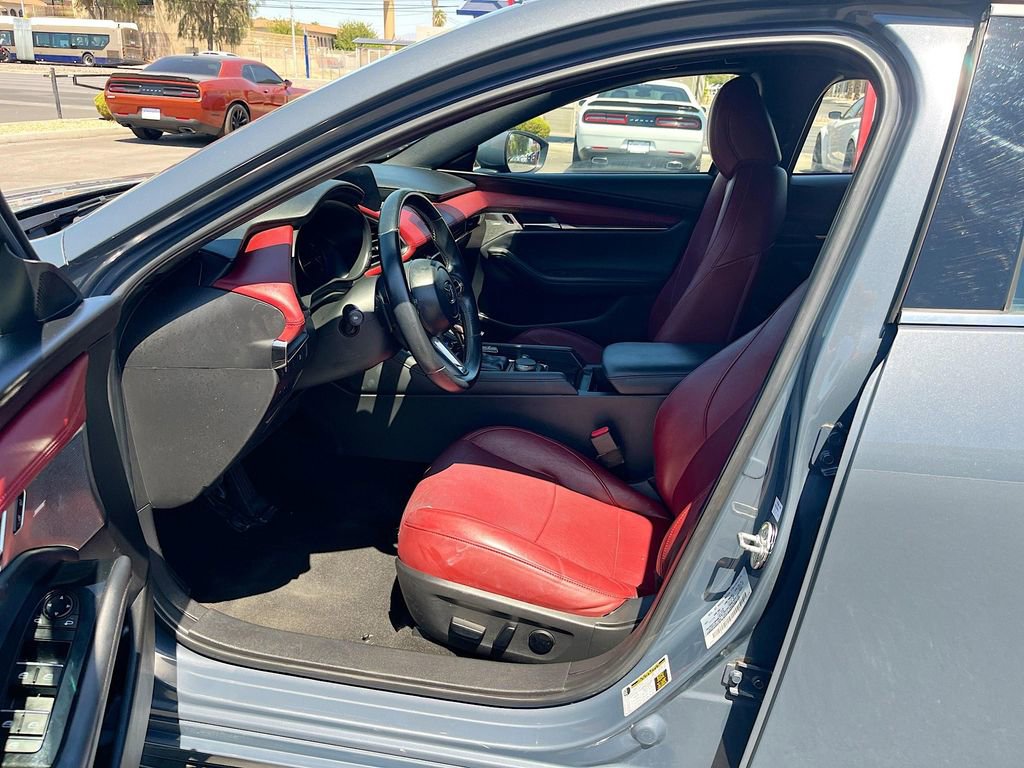 Used 2020 MAZDA MAZDA3 Premium image 22