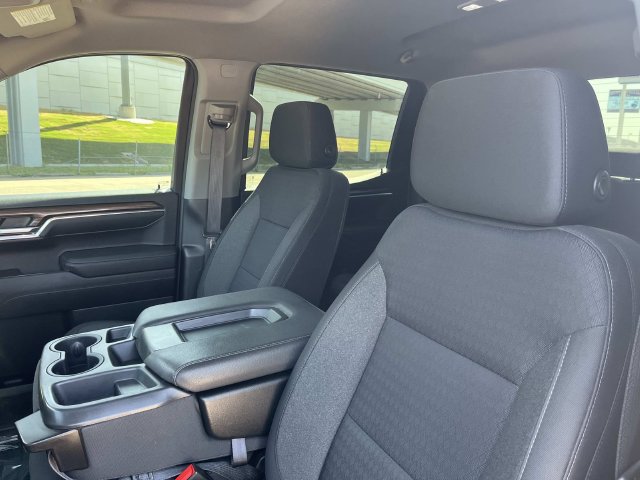 Used 2023 Chevrolet Silverado 1500 LT Trail Boss w/ LPO, Dark Essentials Package AWD/4WD image 8