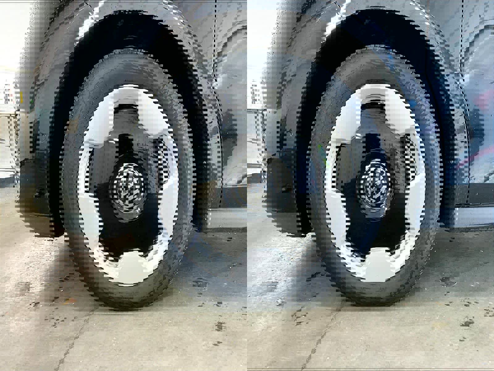 New 2025 Volkswagen ID. Buzz Pro S image 14