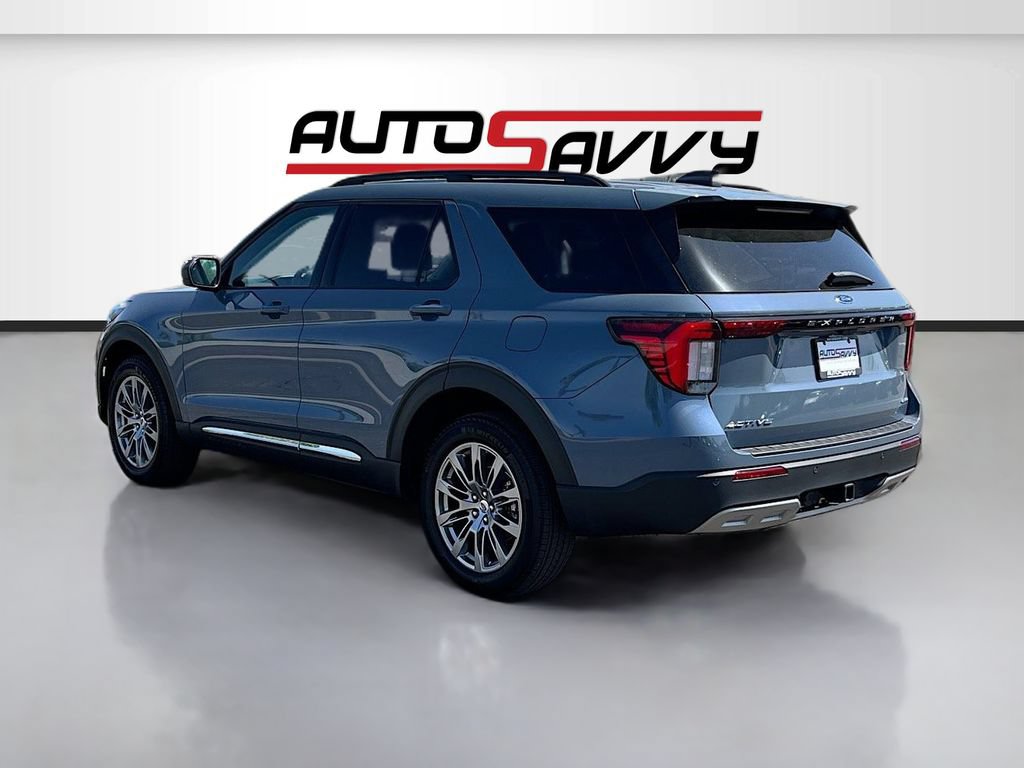 Used 2025 Ford Explorer Active AWD/4WD image 5