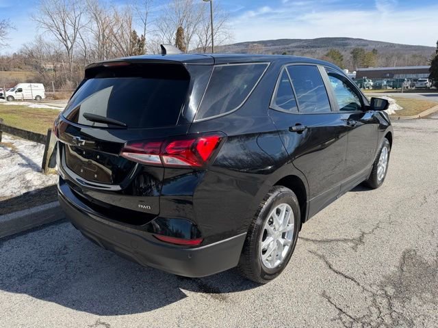 Used 2022 Chevrolet Equinox LS w/ LS Convenience Package AWD/4WD image 5
