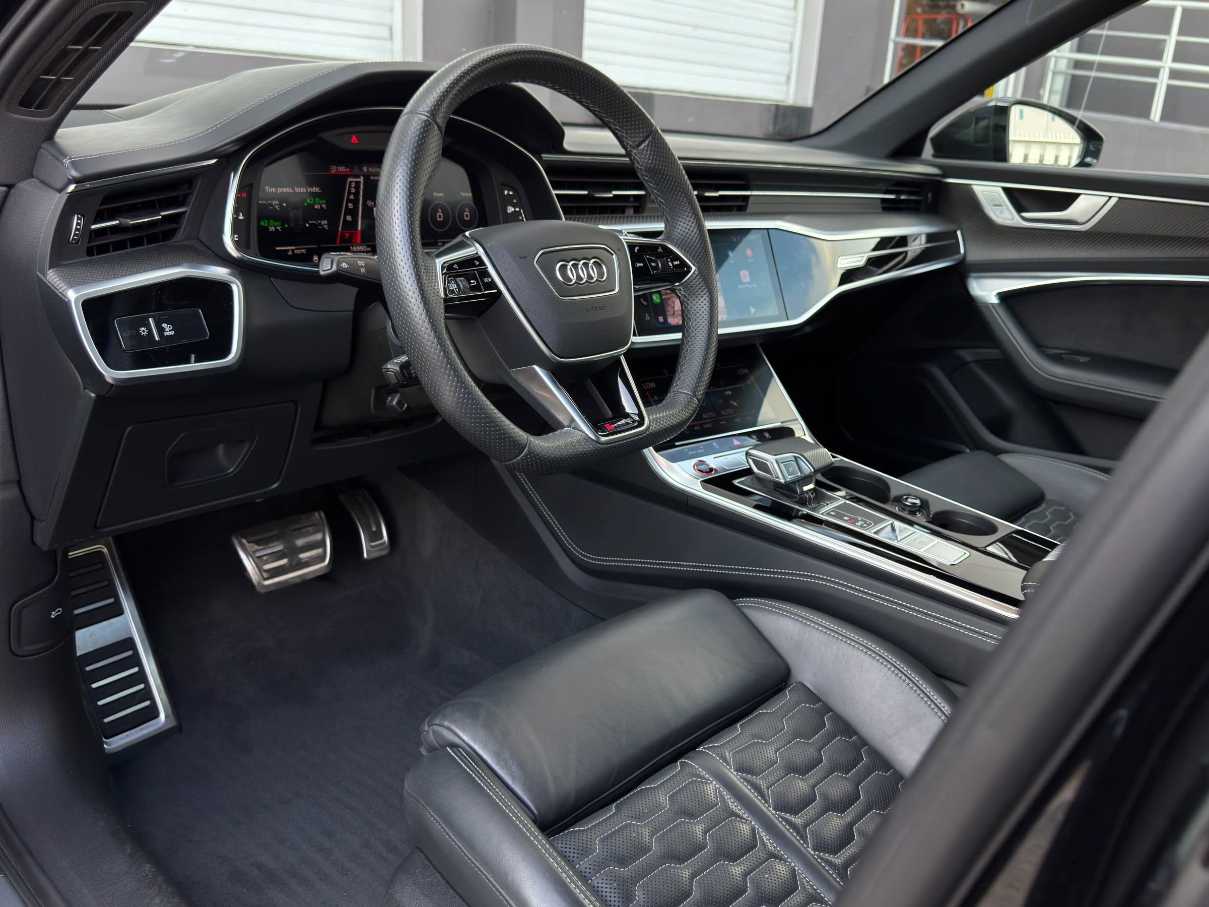 Used 2023 Audi RS 6 w/ Carbon Optic Package image 16