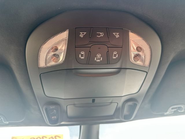 Used 2024 Chrysler Pacifica Pinnacle AWD/4WD image 41