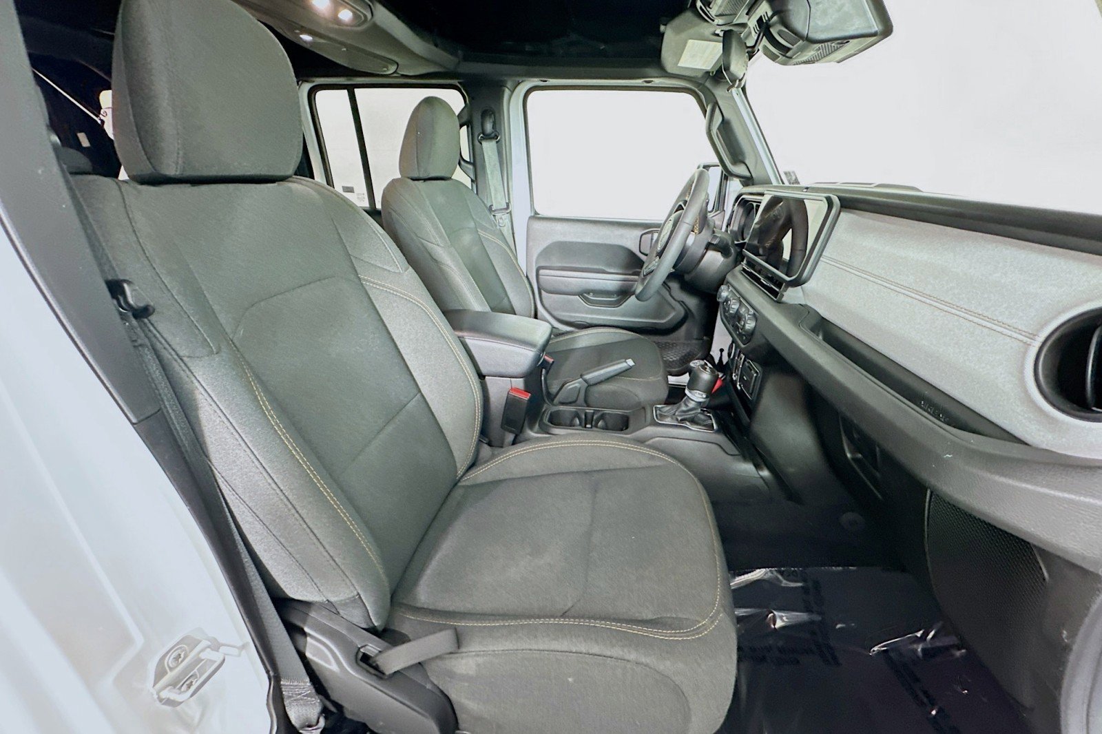Used 2024 Jeep Wrangler Unlimited AWD/4WD image 8