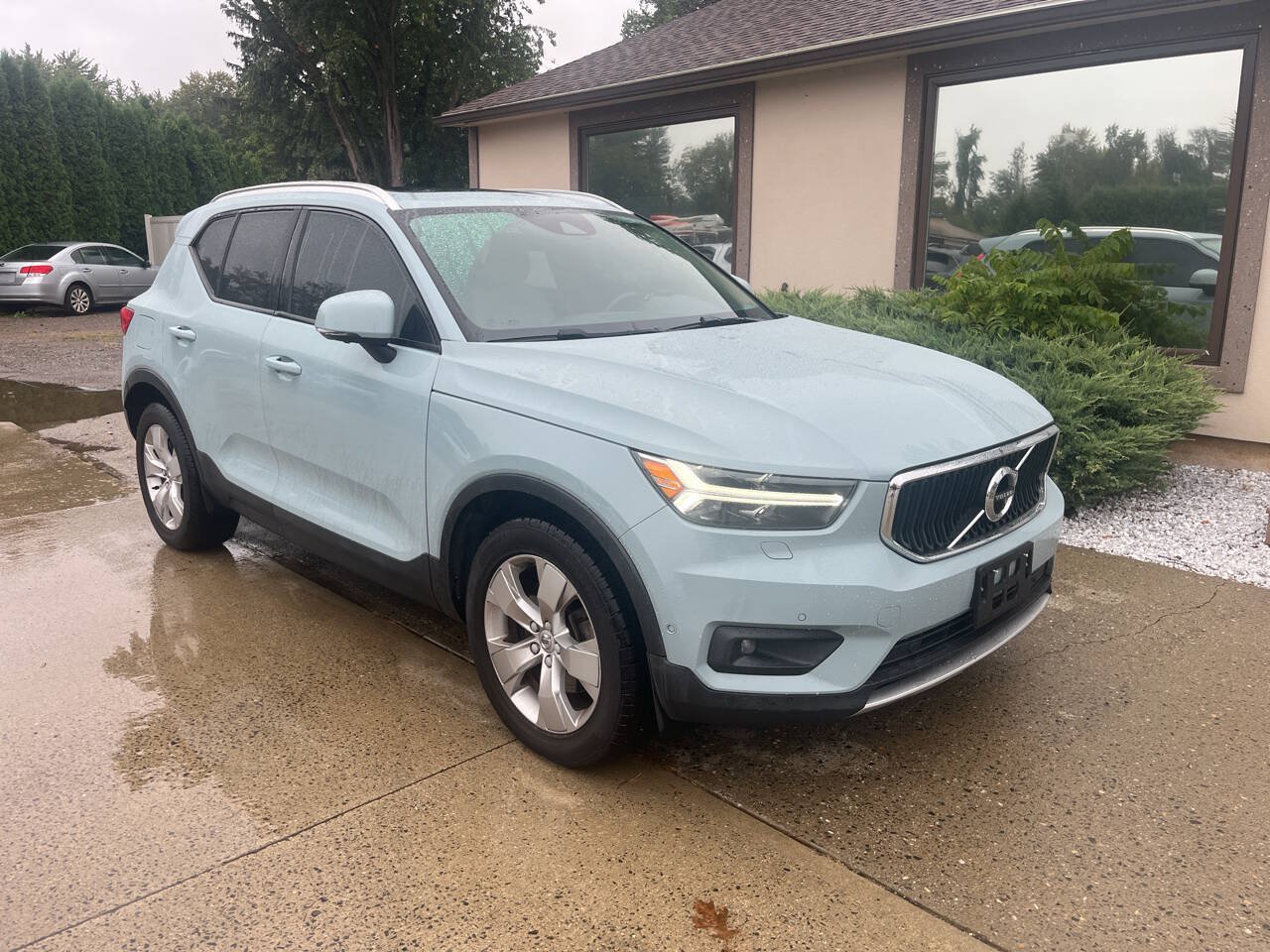 Used 2019 Volvo XC40 T5 Momentum