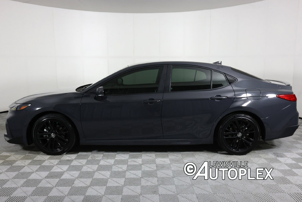 Used 2025 Toyota Camry SE FWD image 7