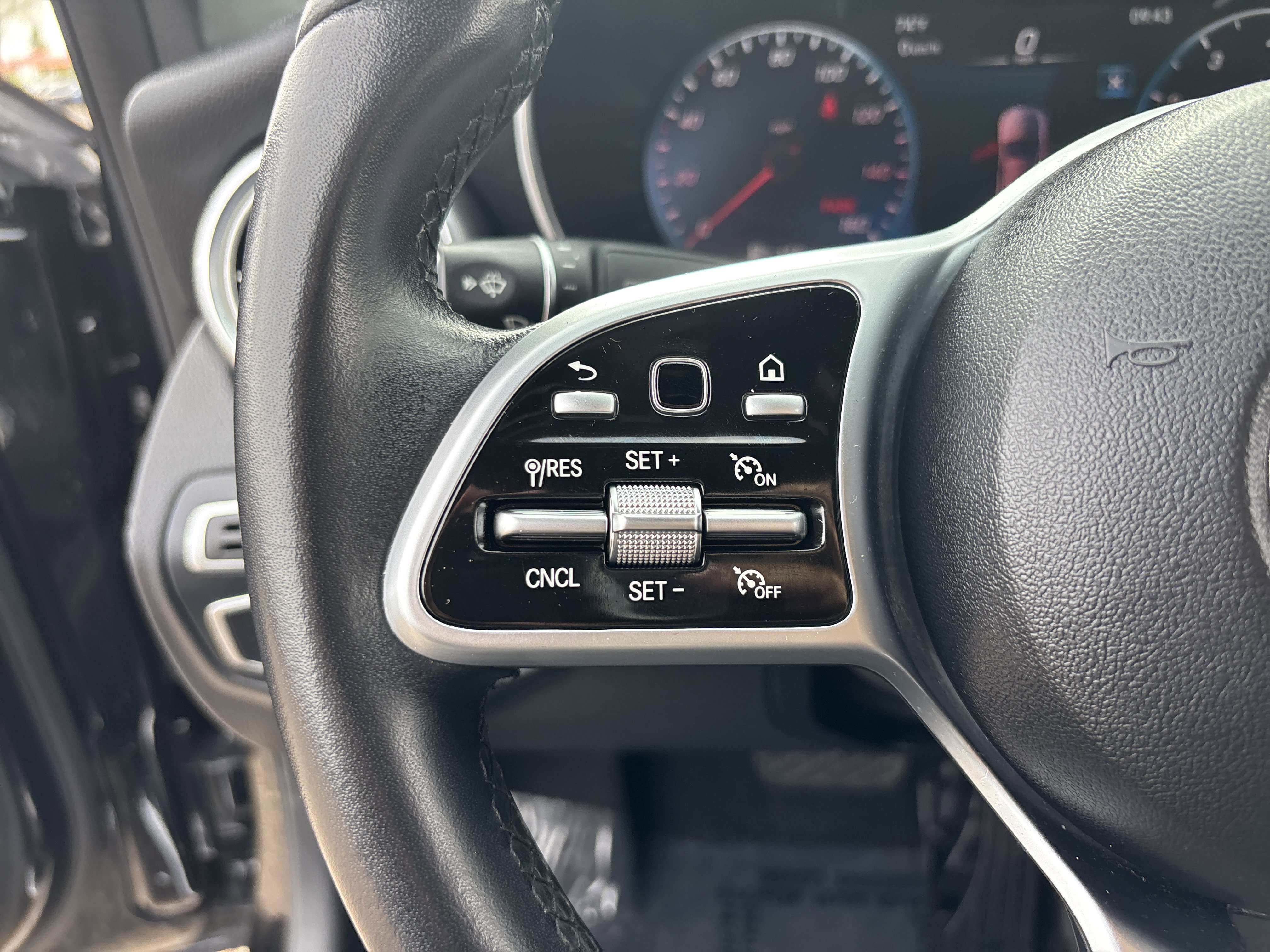 Used 2021 Mercedes-Benz C 300 Sedan image 27