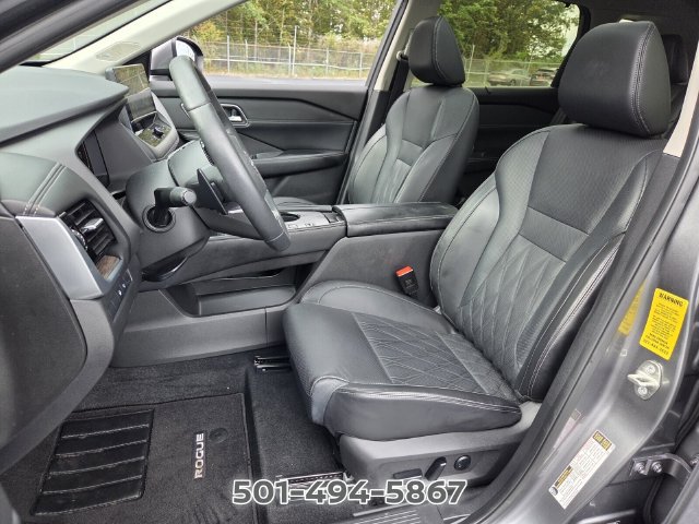 Certified 2024 Nissan Rogue Platinum w/ Platinum Premium Package FWD image 9
