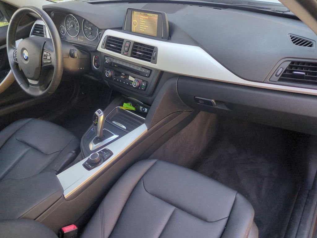 Used 2014 BMW 320i xDrive Sedan AWD/4WD image 28