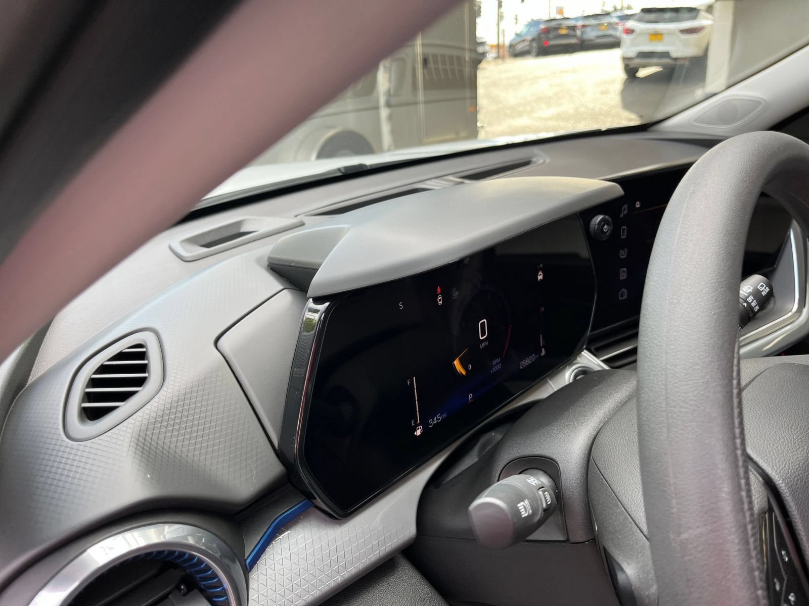 Used 2025 Chevrolet Trax LT FWD image 34