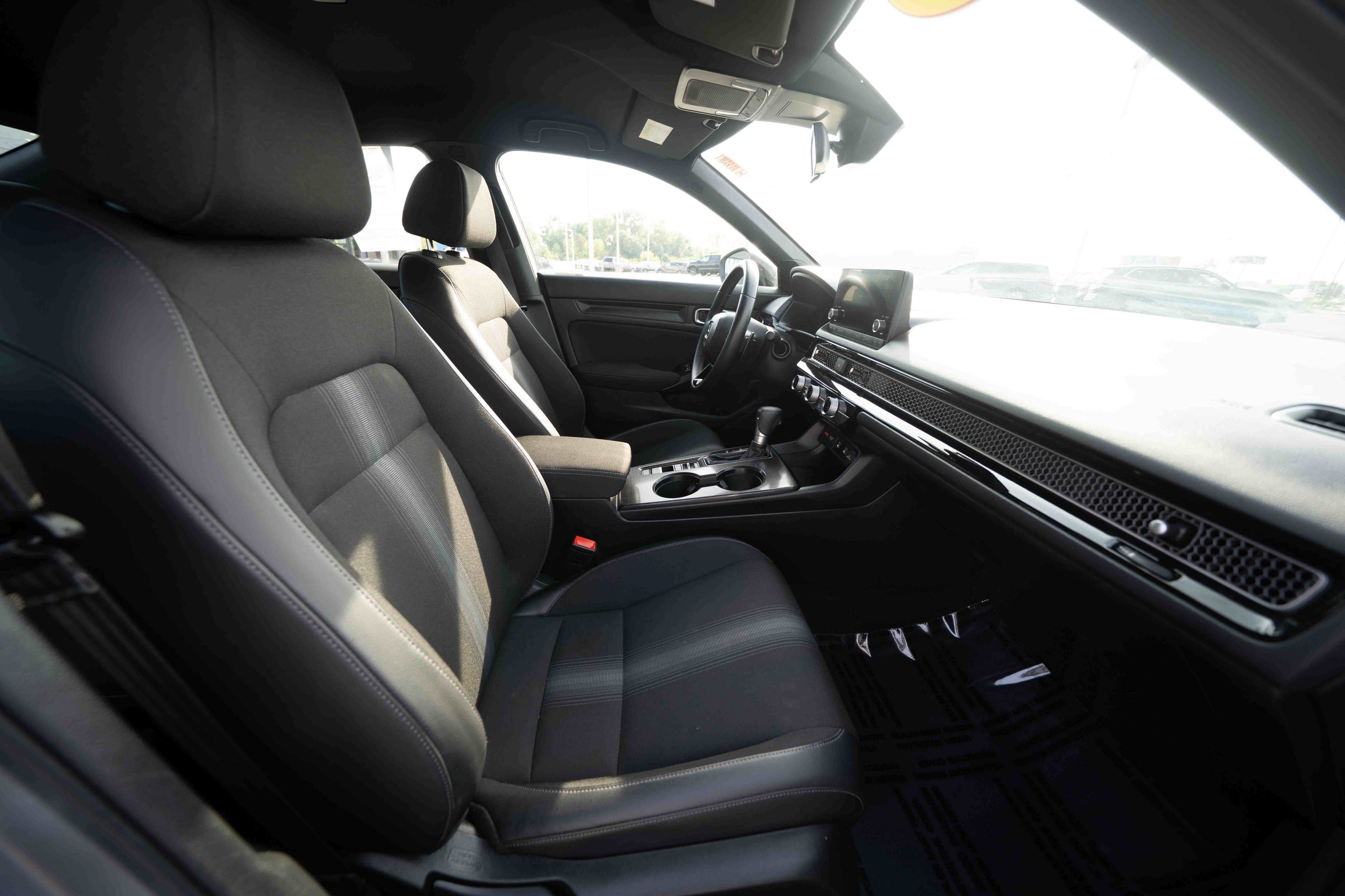 Used 2025 Honda Civic Sport image 26