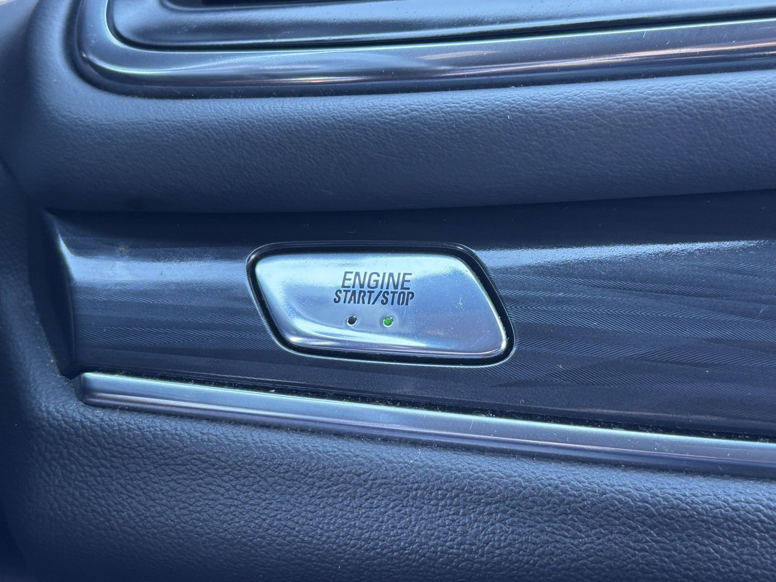 Used 2024 Buick Enclave Premium image 6