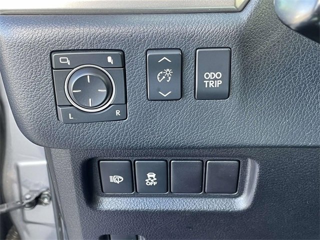 Used 2017 Lexus GX 460 image 21