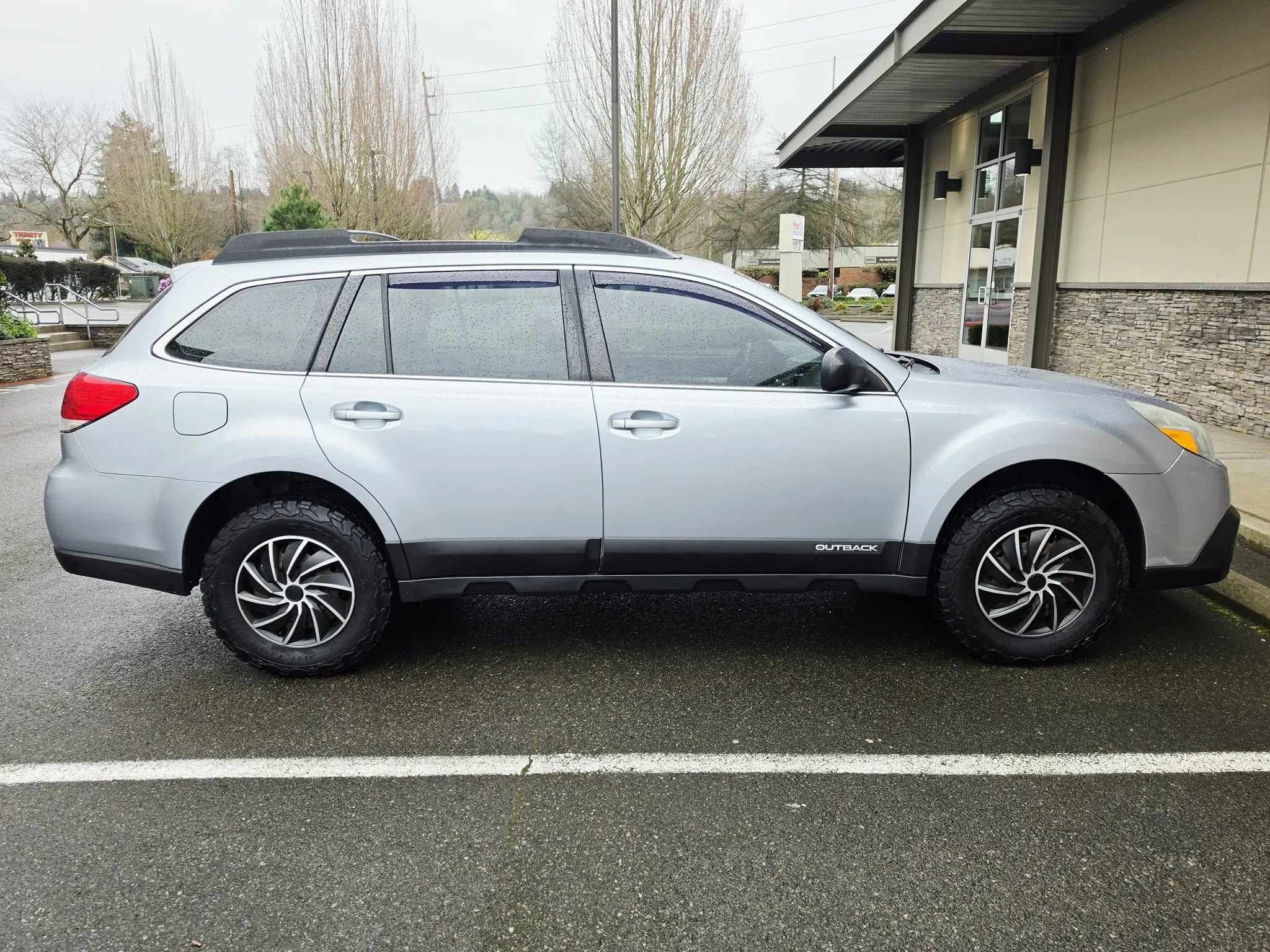 Used 2013 Subaru Outback 2.5i AWD/4WD image 6
