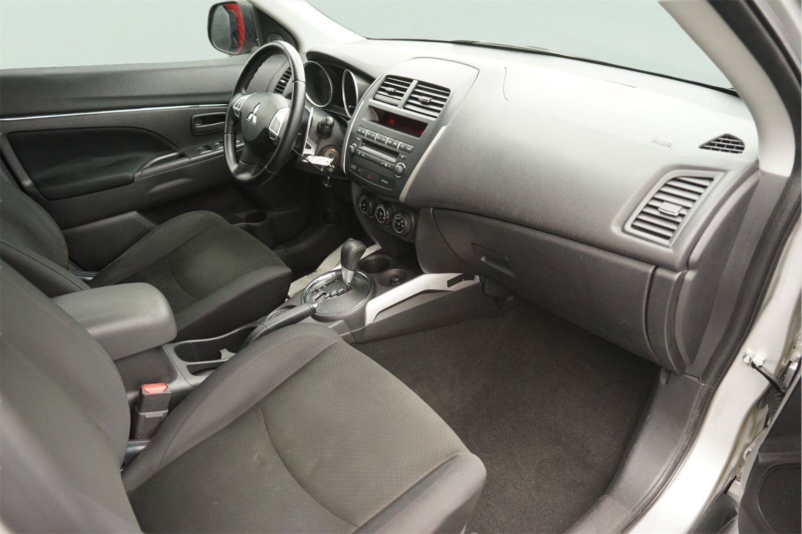 Used 2013 Mitsubishi Outlander Sport ES FWD image 17