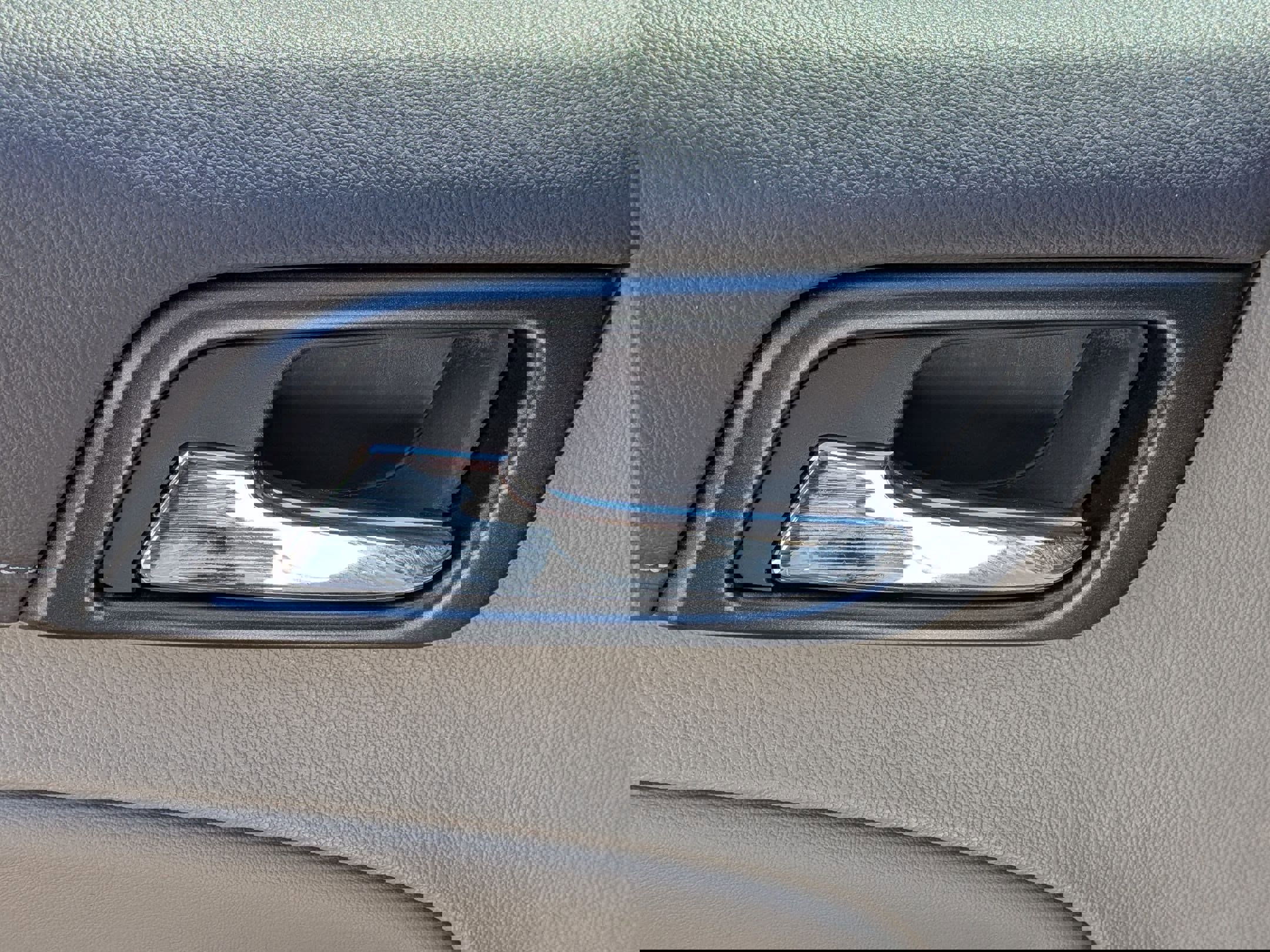 Used 2019 GMC Yukon SLT w/ Premium Edition image 29