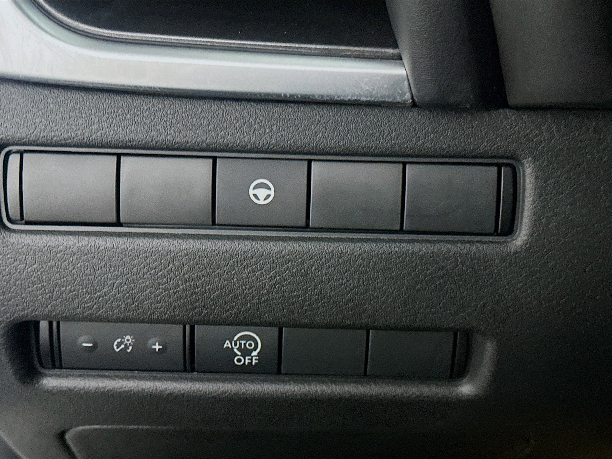 Used 2023 Nissan Rogue SV image 17