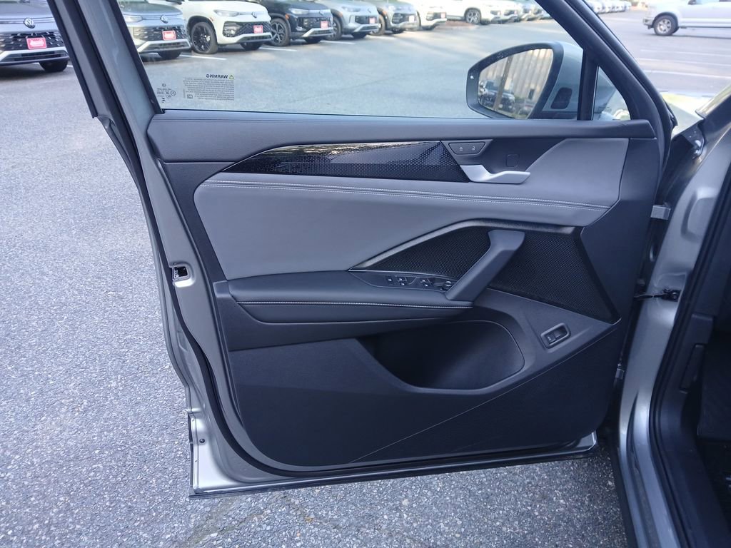 New 2026 Volkswagen Tiguan SE image 10