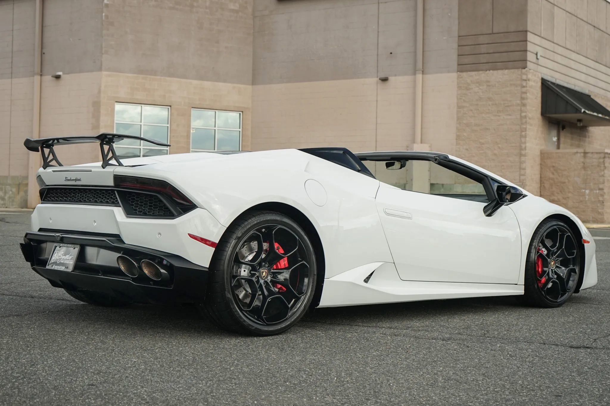 Used 2018 Lamborghini Huracan LP 580-2 image 9