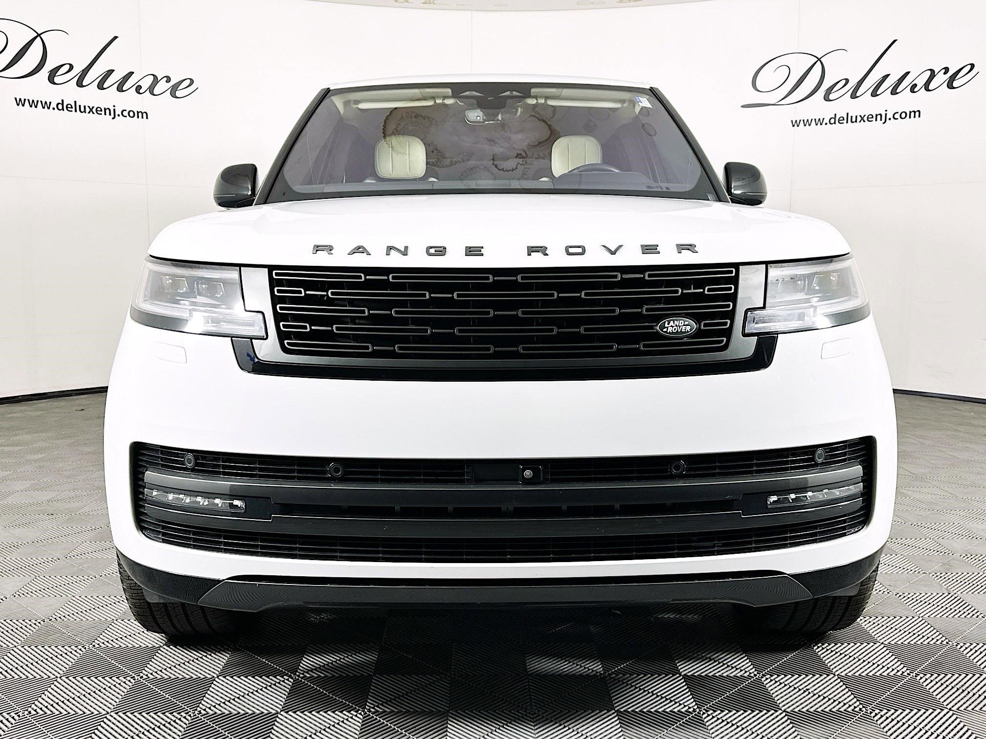 Used 2023 Land Rover Range Rover SE AWD/4WD image 2
