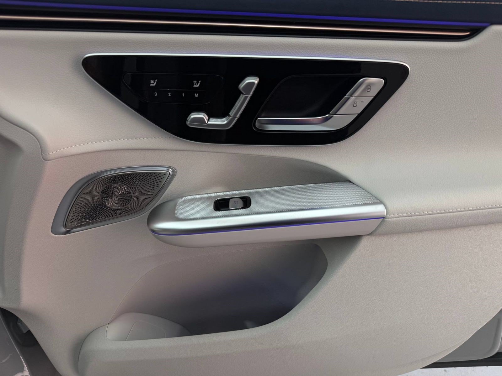 New 2027 Mercedes-Benz EQE 320 4MATIC SUV image 28