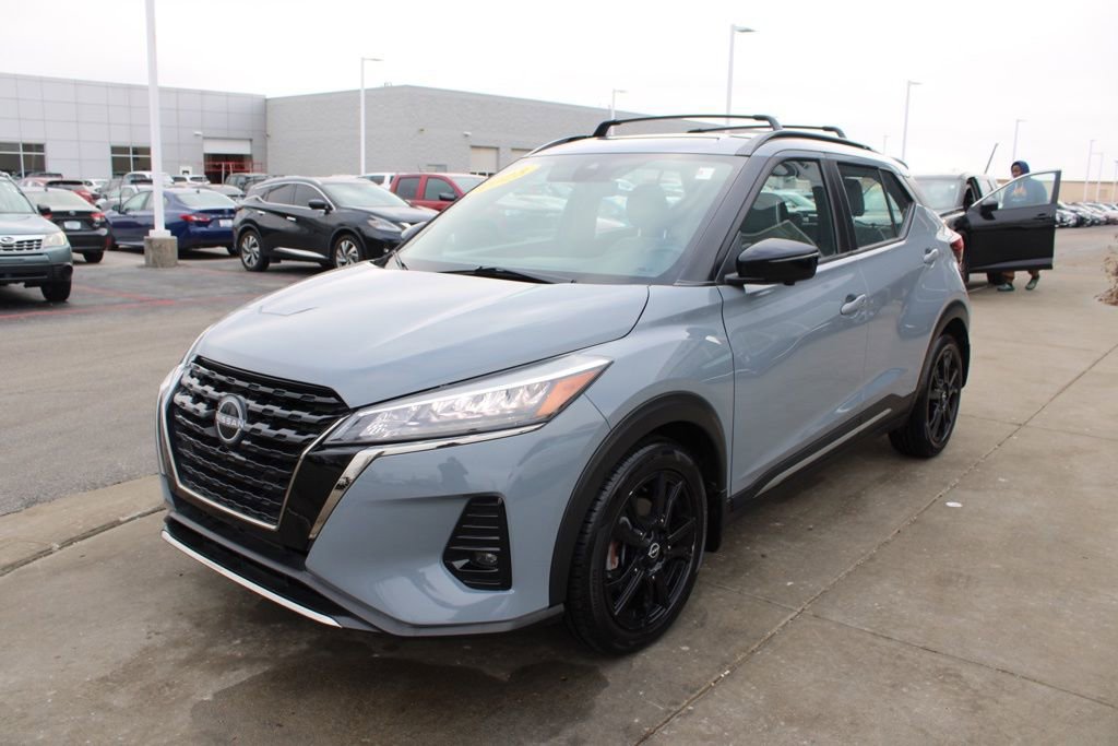 Used 2023 Nissan Kicks SR w/ SR Premium Package image 3
