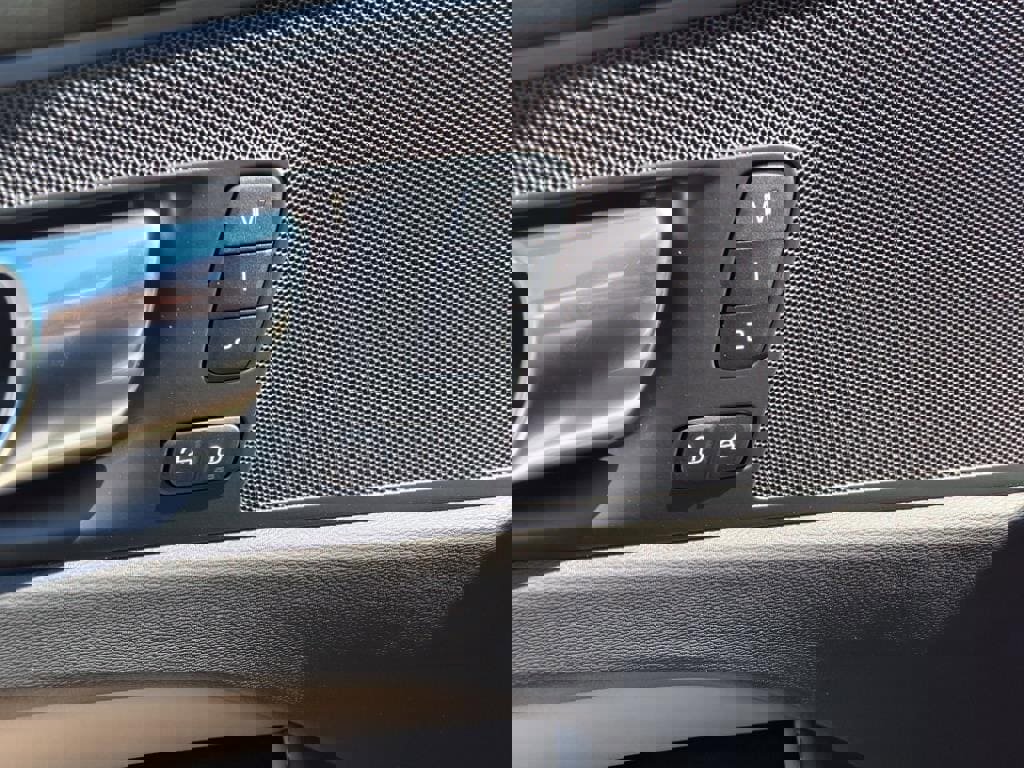 New 2026 Volvo XC60 B5 Plus w/ Protection Package Premier image 12