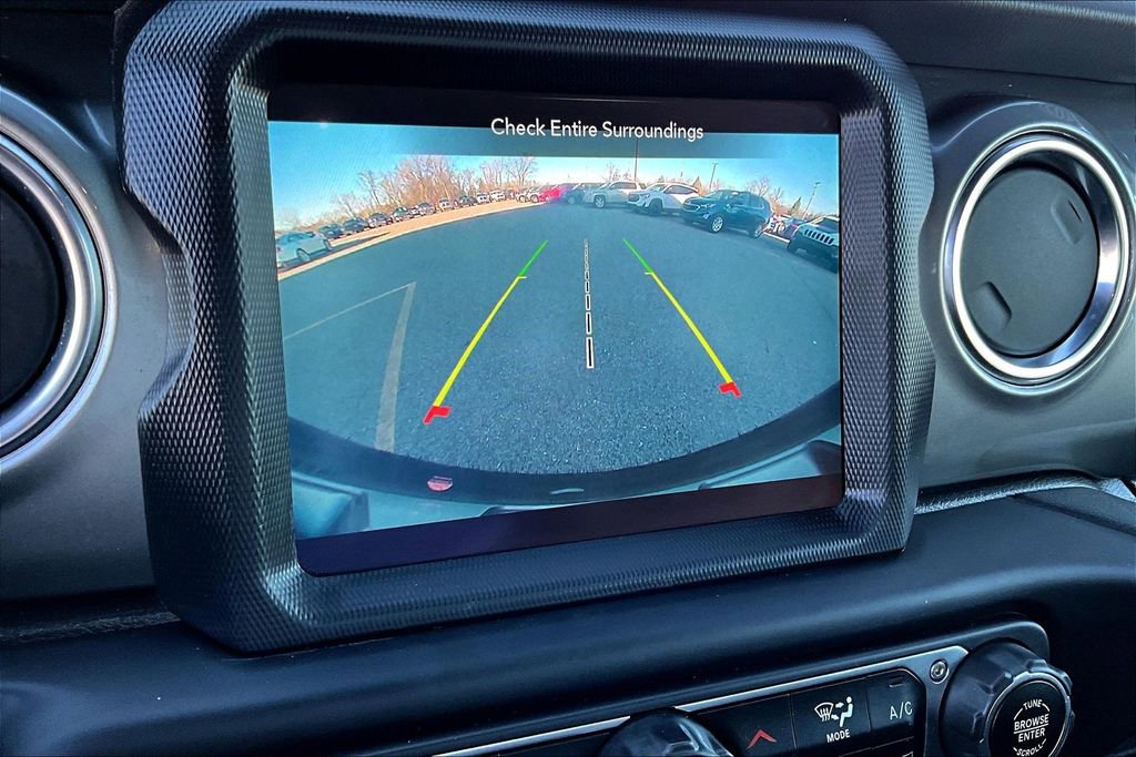 Used 2021 Jeep Wrangler Unlimited Sahara w/ Uconnect 4C Nav & Sound Group image 14