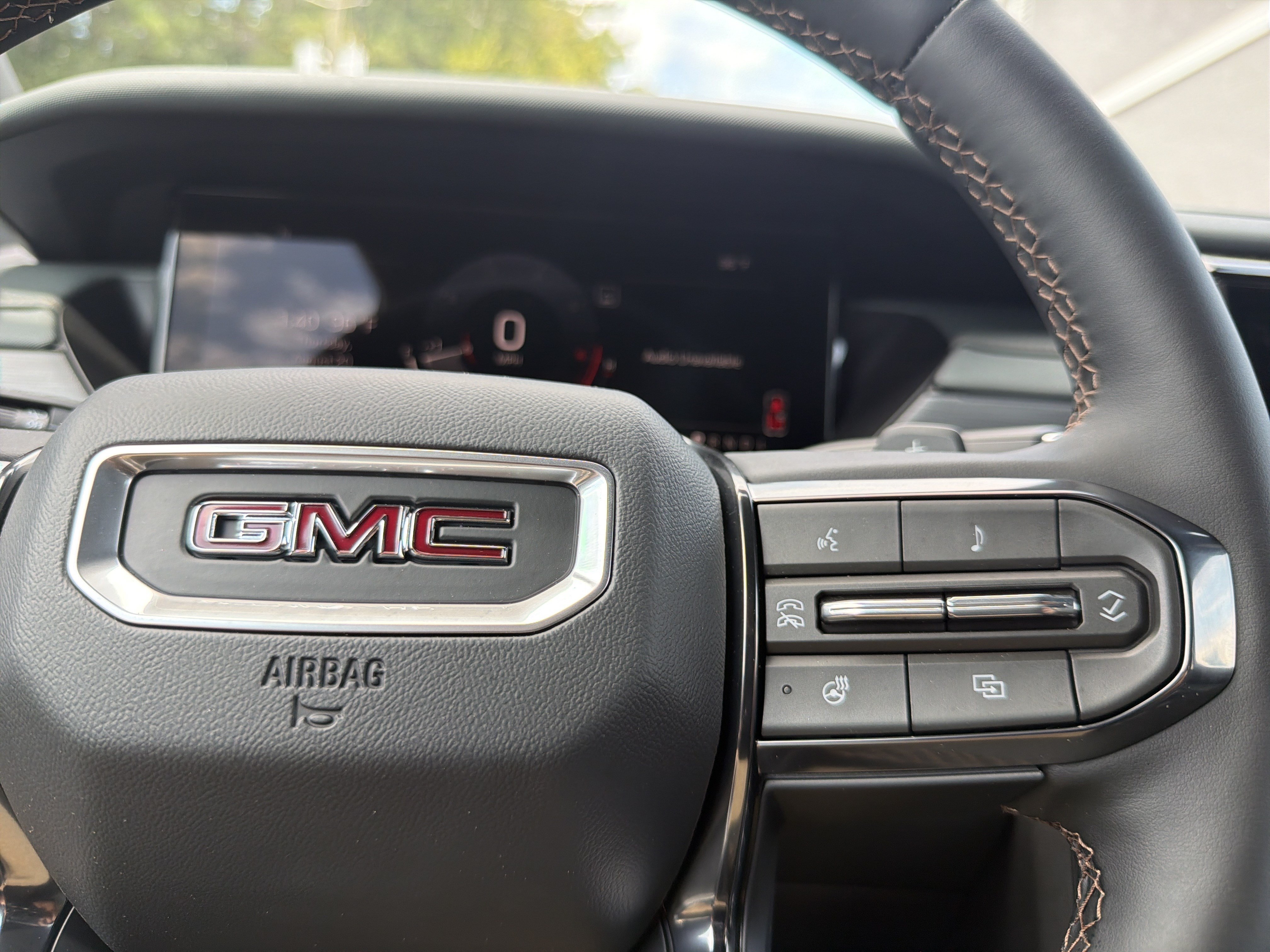 New 2026 GMC Acadia AT4 w/ Luxury Package AWD/4WD image 29