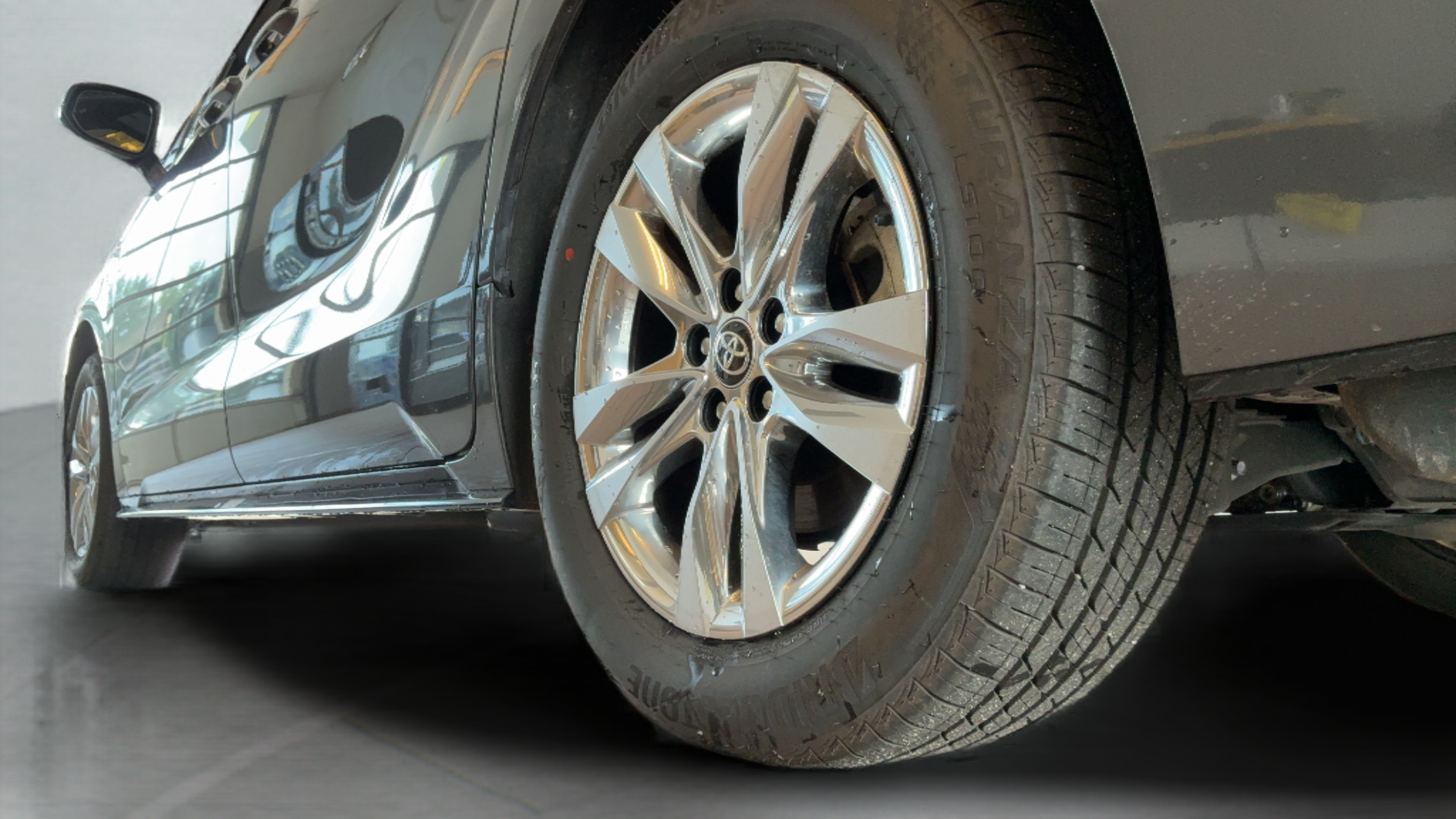 Certified 2025 Toyota Sienna Limited AWD/4WD image 38