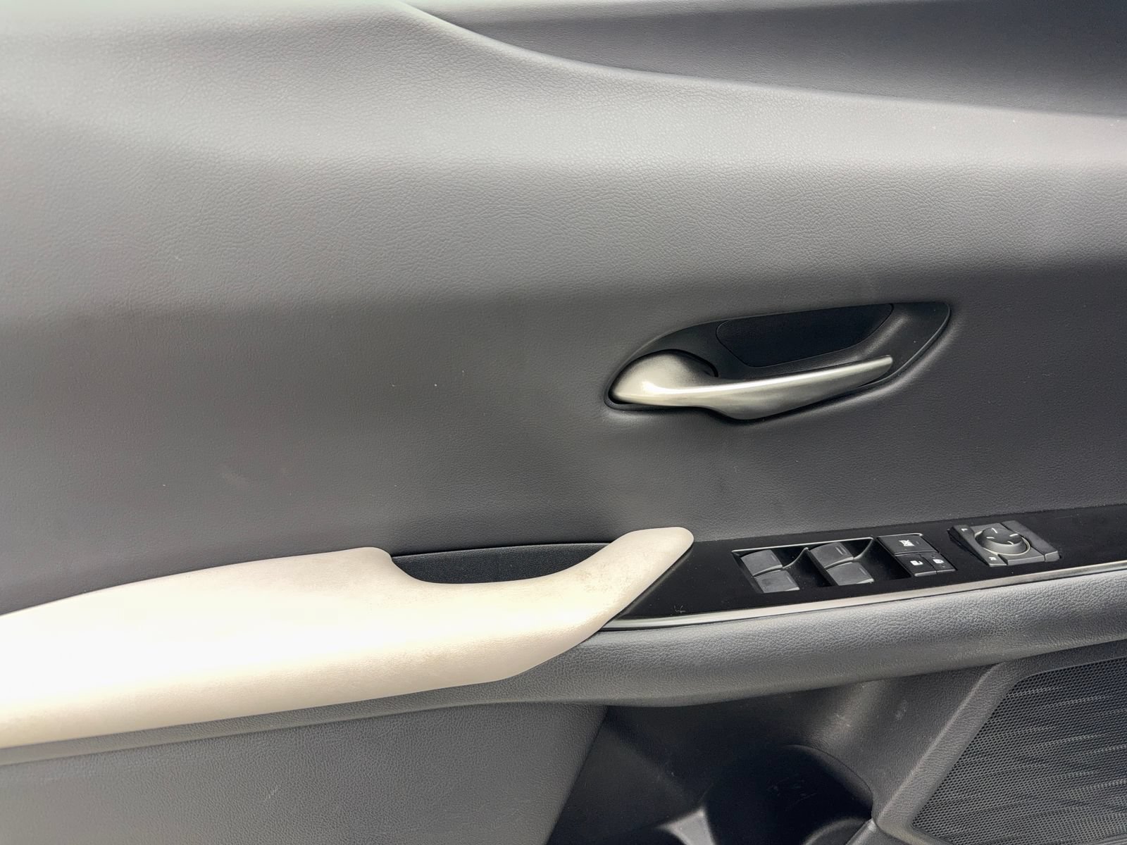 Used 2022 Lexus UX 200 w/ Accessory Package (Z2) FWD image 36