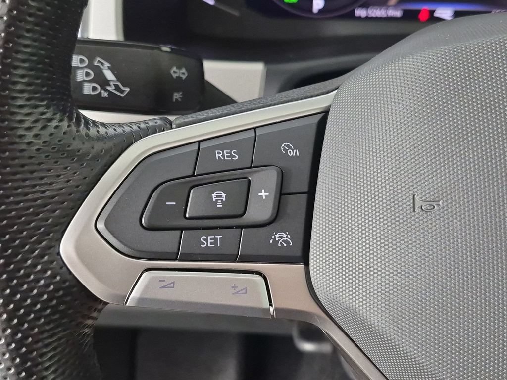 Used 2023 Volkswagen Atlas SEL Premium AWD/4WD image 19