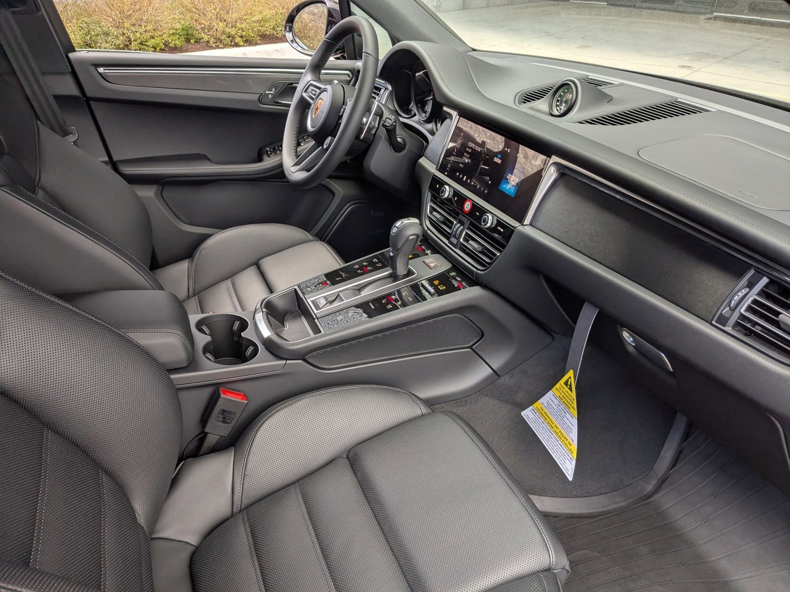 New 2026 Porsche Macan GTS AWD/4WD image 26