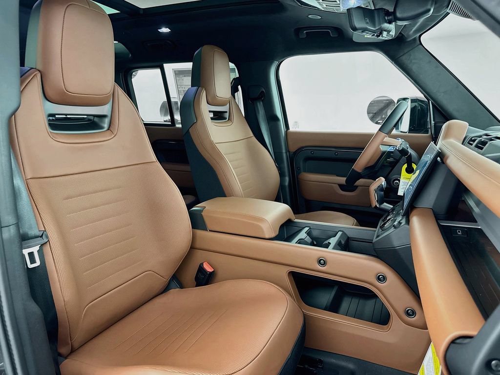 New 2026 Land Rover Defender 110 OCTA AWD/4WD image 29