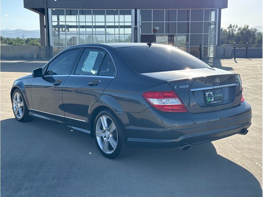 Used 2011 Mercedes-Benz C 300 4MATIC Sedan image 6