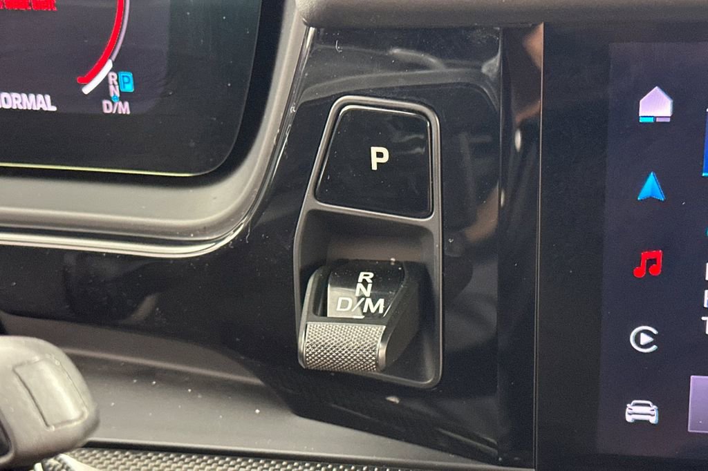 Used 2024 Porsche Cayenne Coupe image 24