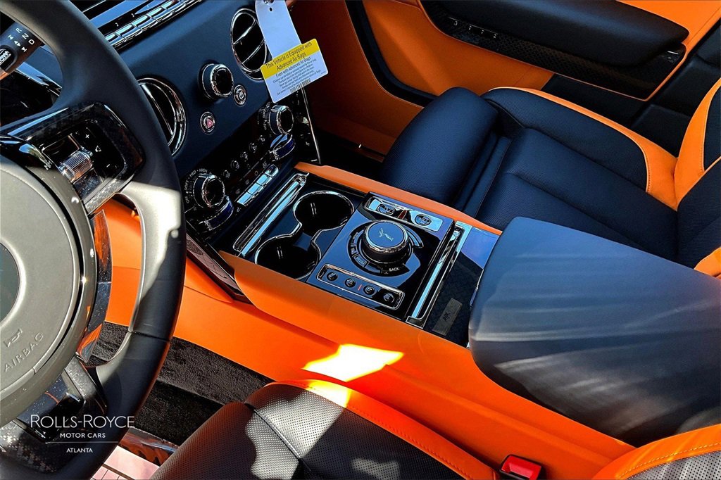 New 2026 Rolls-Royce Cullinan Black Badge image 8