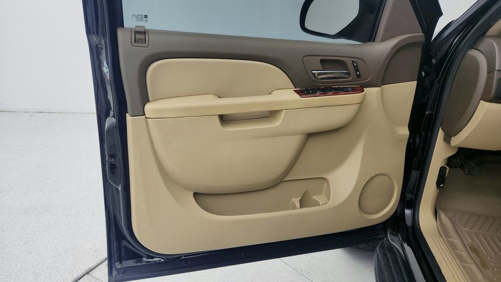 Used 2013 Chevrolet Tahoe LT RWD image 21