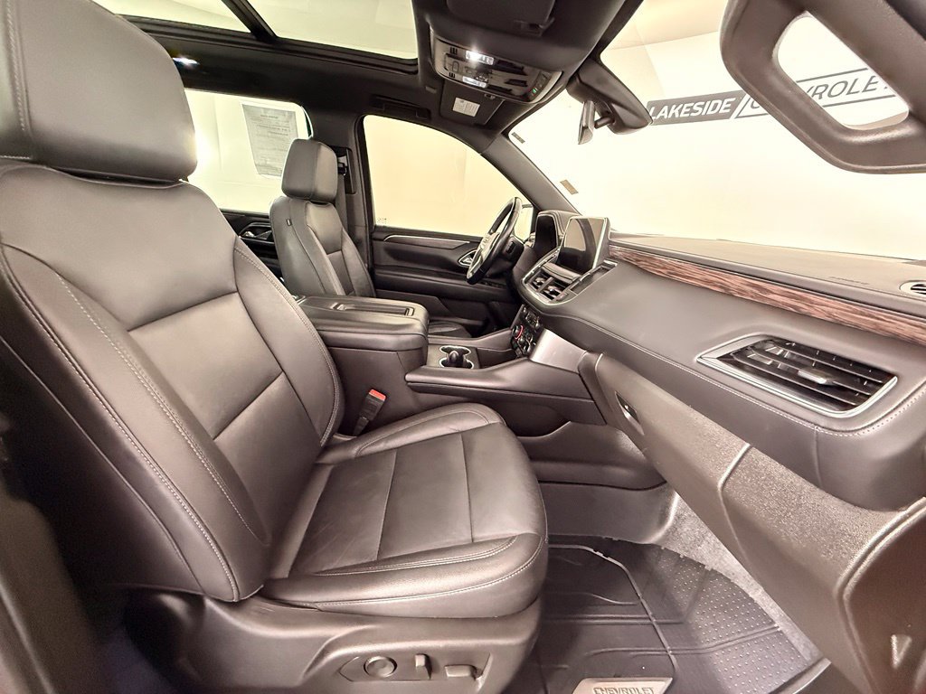 Used 2021 Chevrolet Tahoe Z71 w/ Luxury Package AWD/4WD image 26