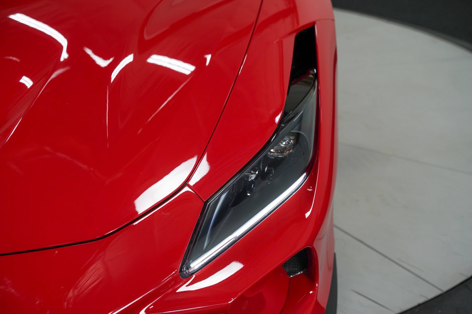 Used 2022 Ferrari F8 Tributo RWD image 13