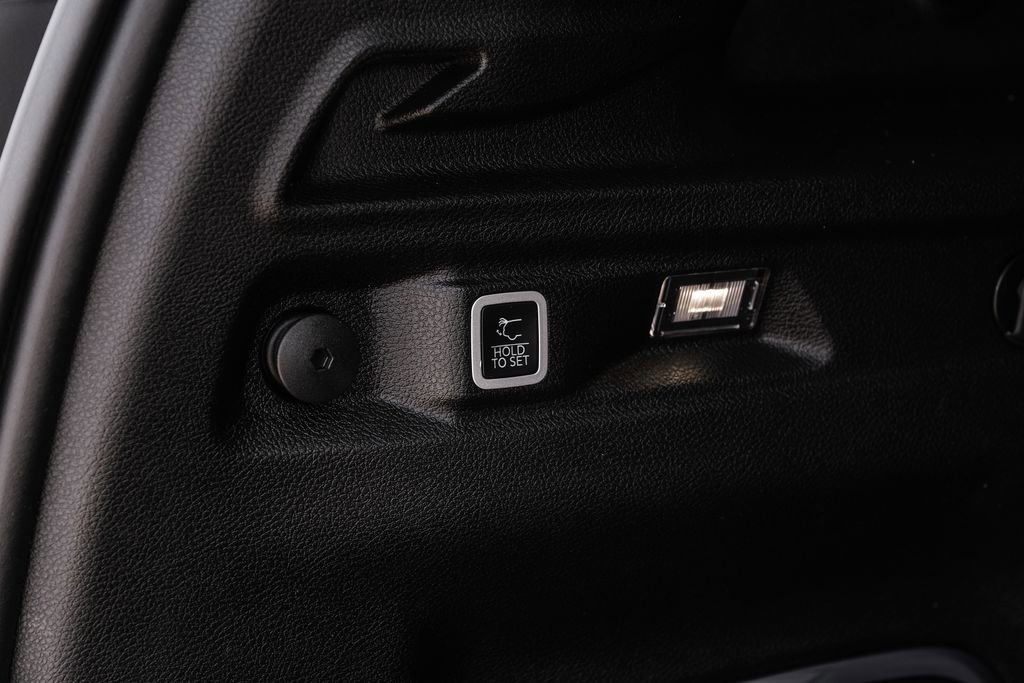 Used 2022 Jeep Grand Cherokee L Limited RWD image 65