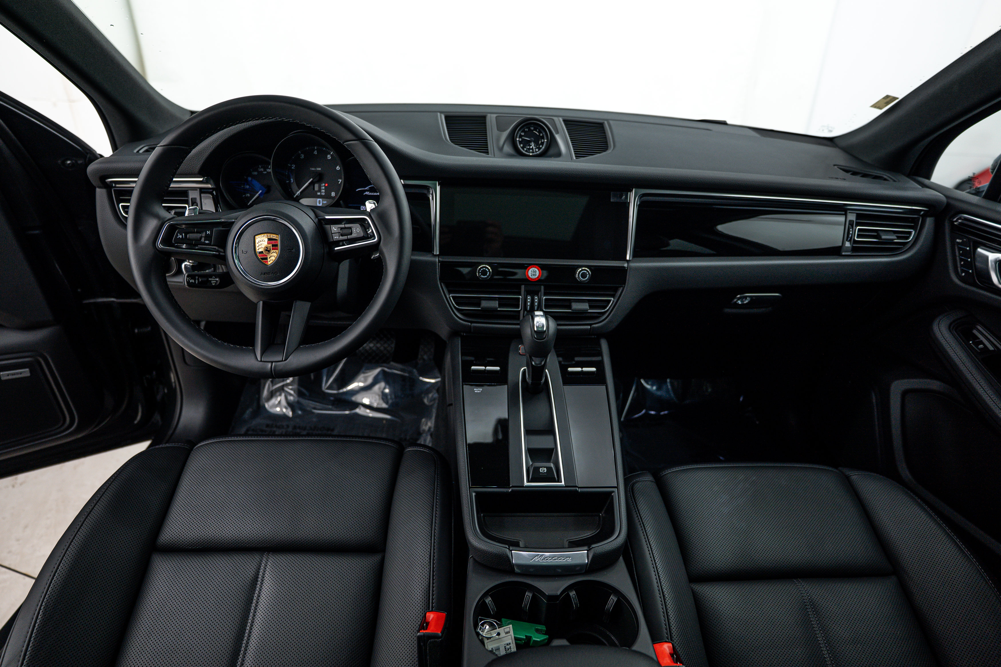 Certified 2026 Porsche Macan AWD/4WD image 20